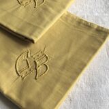 Lot Deux Taies D'Oreillers Anciennes En Coton Jaune Moutarde