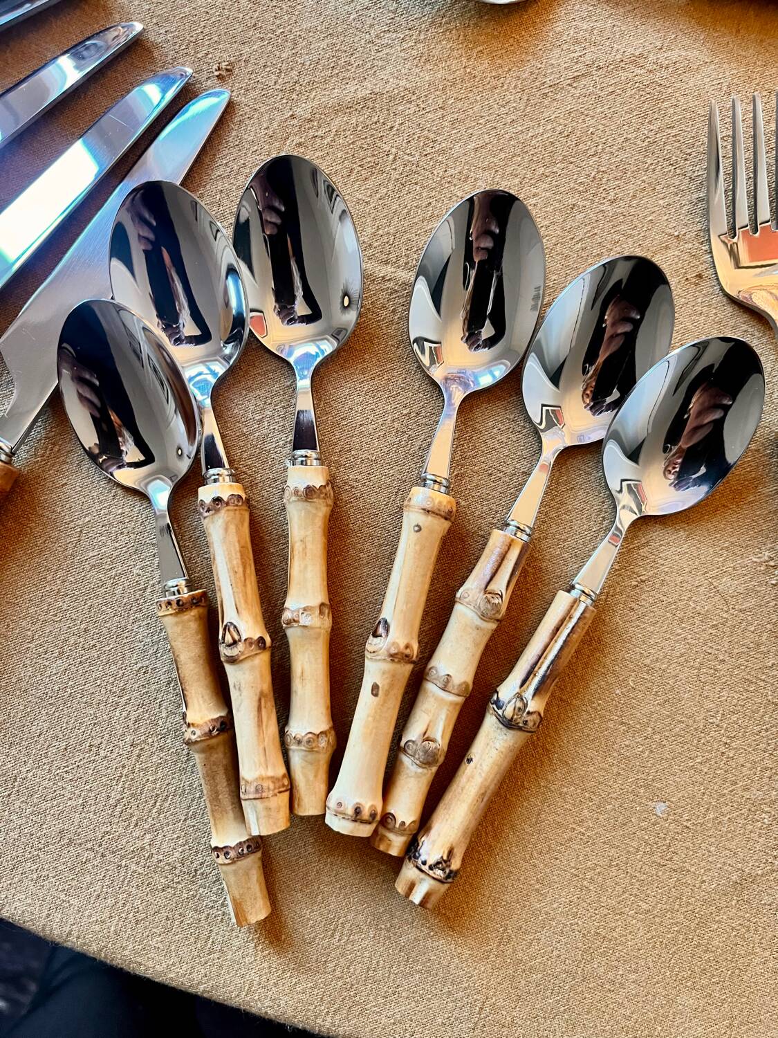 Vintage cutlery set in stainless steel and bamboo