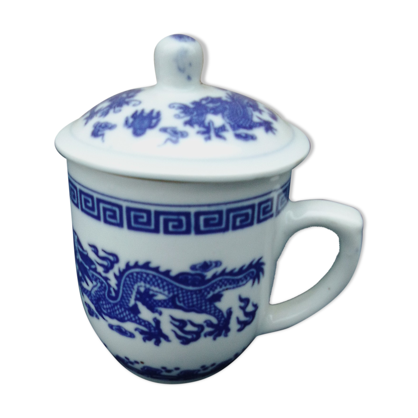 Tasse à thé  en porcelaine chinoise  motif dragon H 14 cm