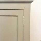 Petite armoire parisienne