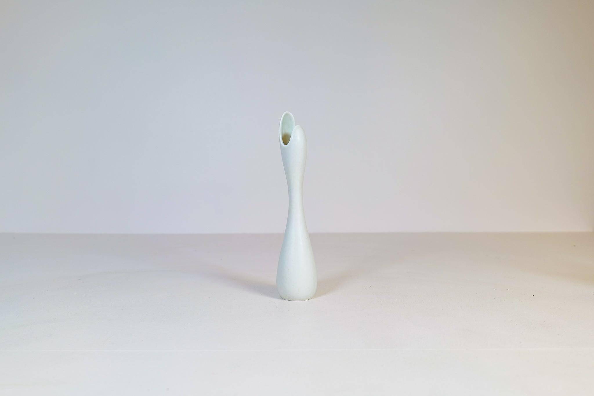 Mid-century modern ceramic vase "Caolina" Gunnar Nylund Rörstrand, Sweden