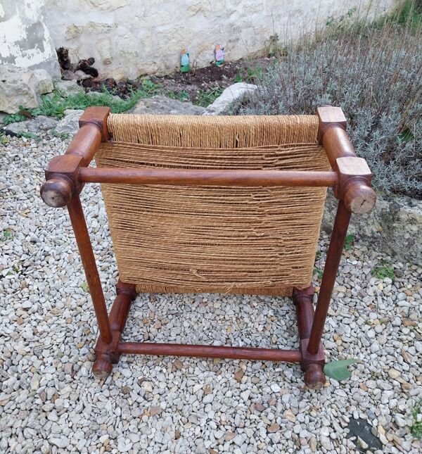 Tabouret repose pieds brutaliste