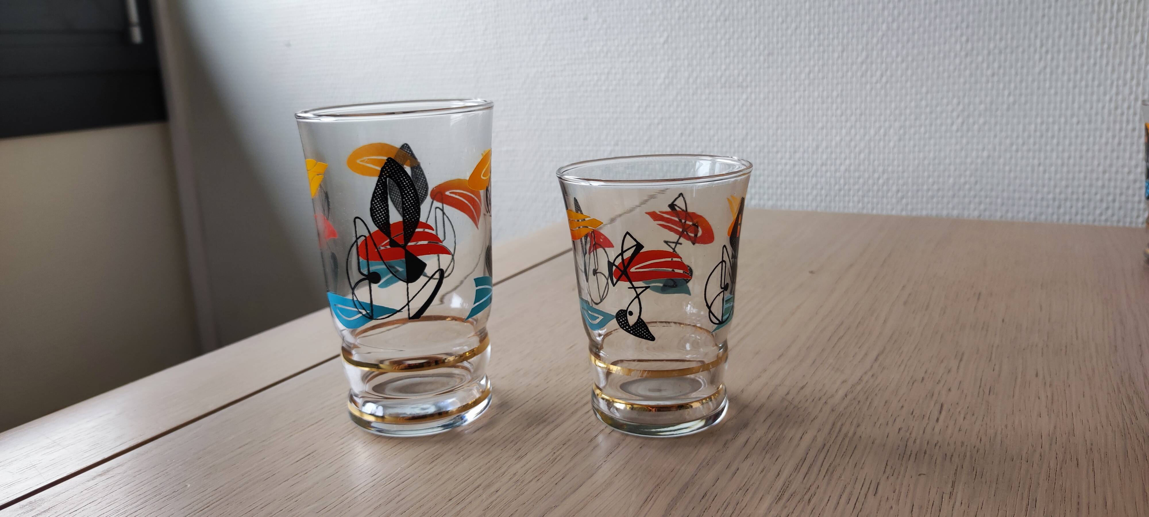 Set of 9 vintage Miro glasses