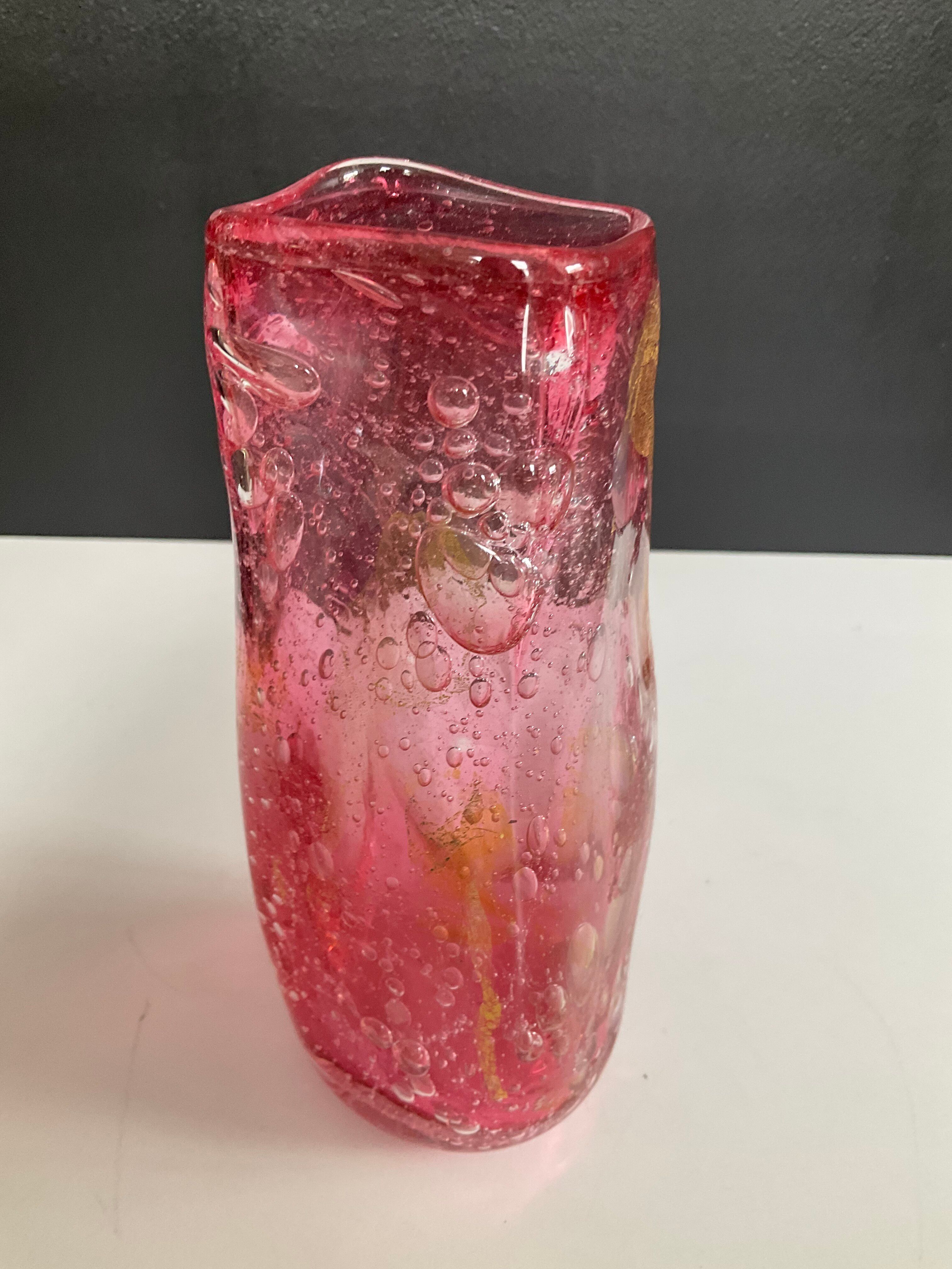 Vintage vase signed in bubble glass.