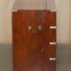 Buffet militaire vintage en bois d'if moucheté - Cabinet bar