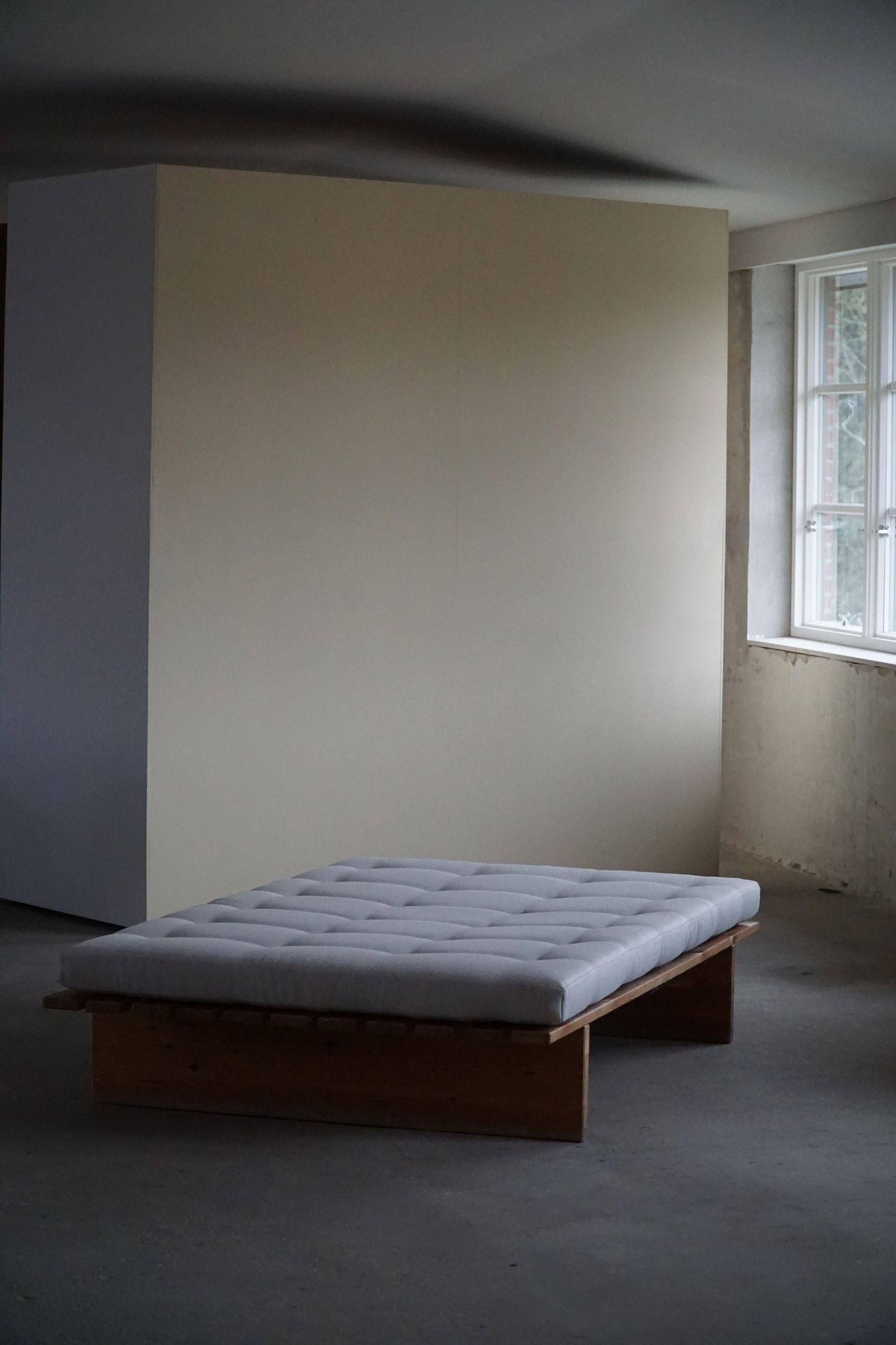 Modern Danish daybed, reupholstered, made of pine, by Nyt i Bo, 1970s.
