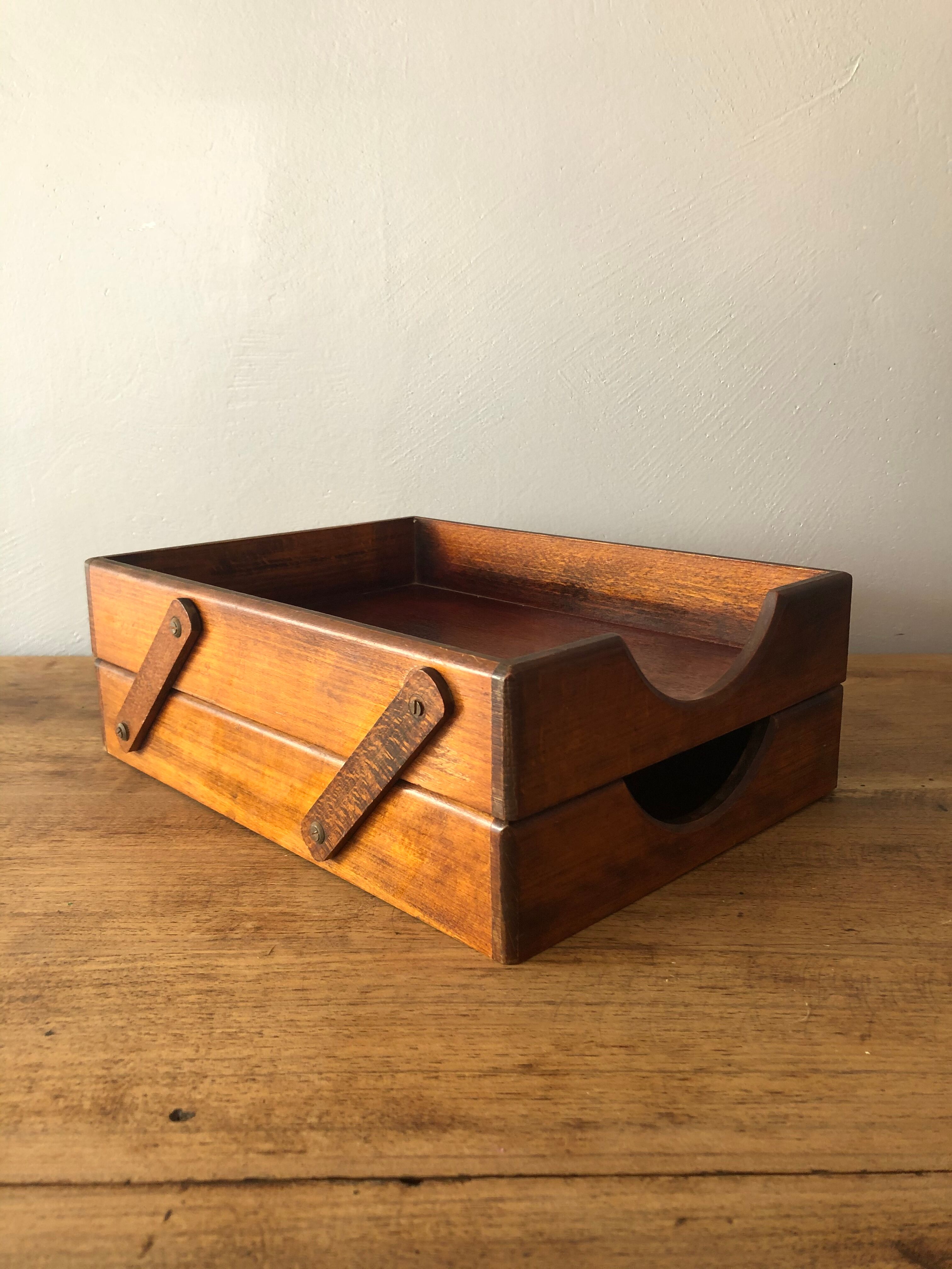 Storage accessory for the office