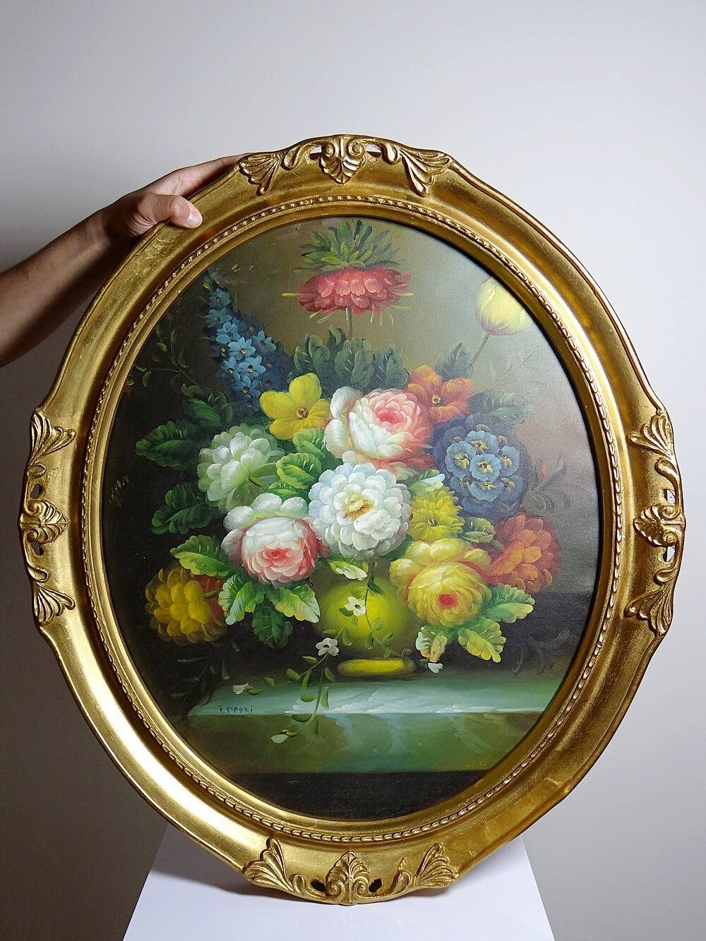 Large oil on canvas bouquet medallion wooden frame gilded stucco vintage