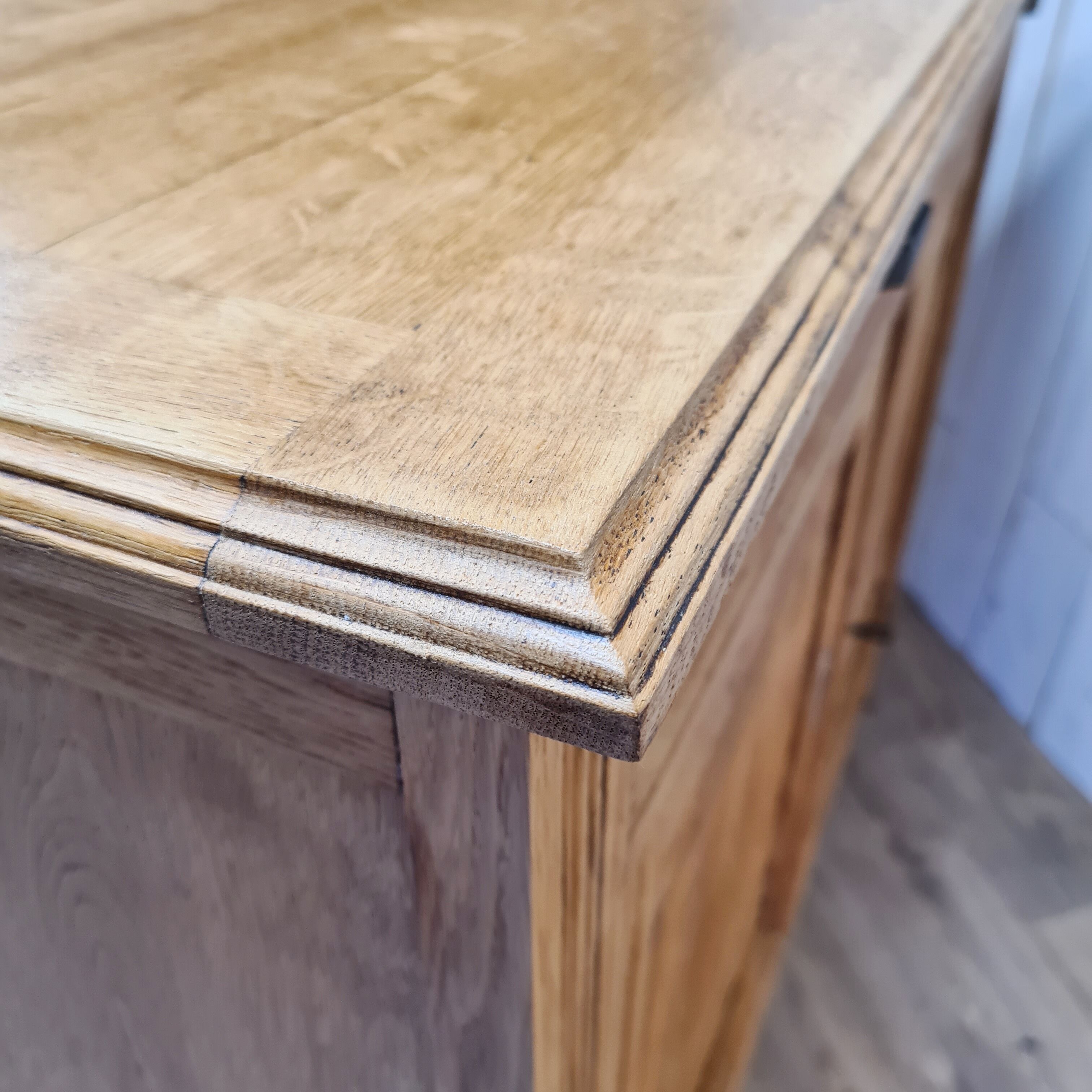 Old solid wood sideboard 2 doors and 2 drawers renovated