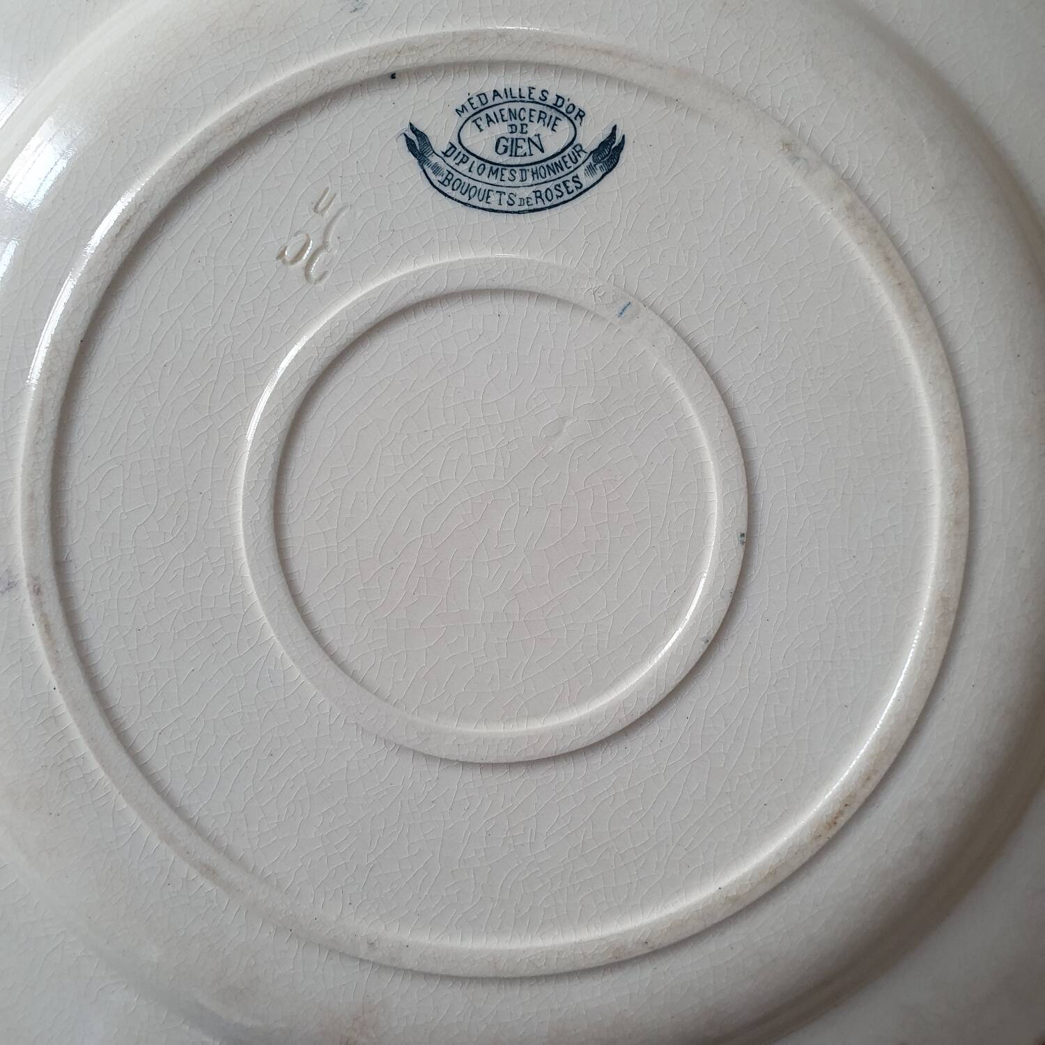 Round dish Terre de Fer Chevreuse