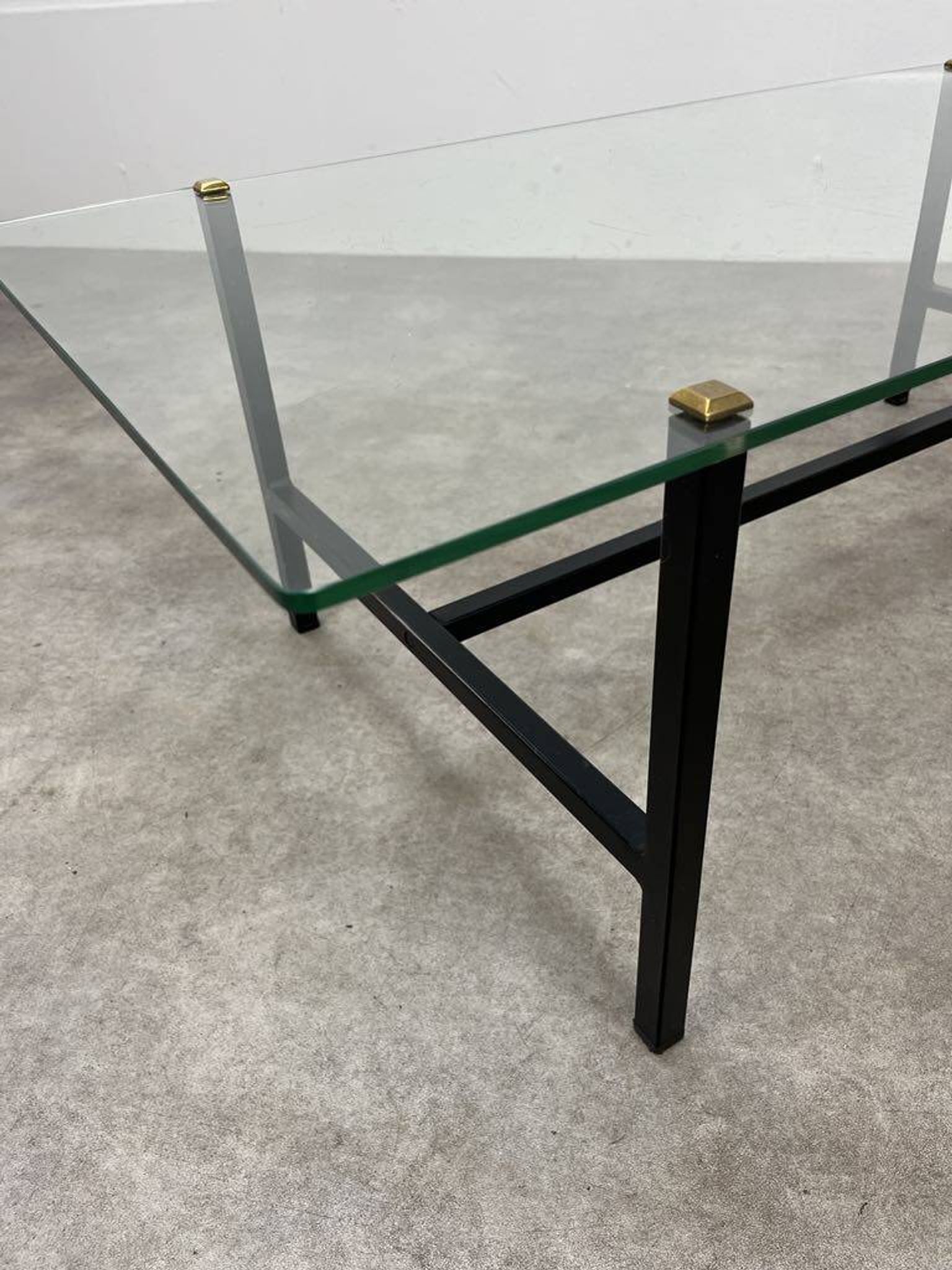 Table basse années 50 verre et métal noir