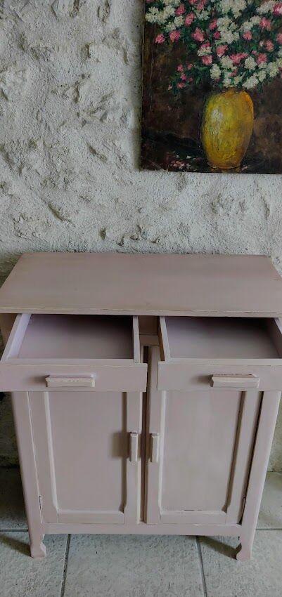 Pink Parisian buffet