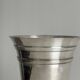 Vase ancien en métal brillant