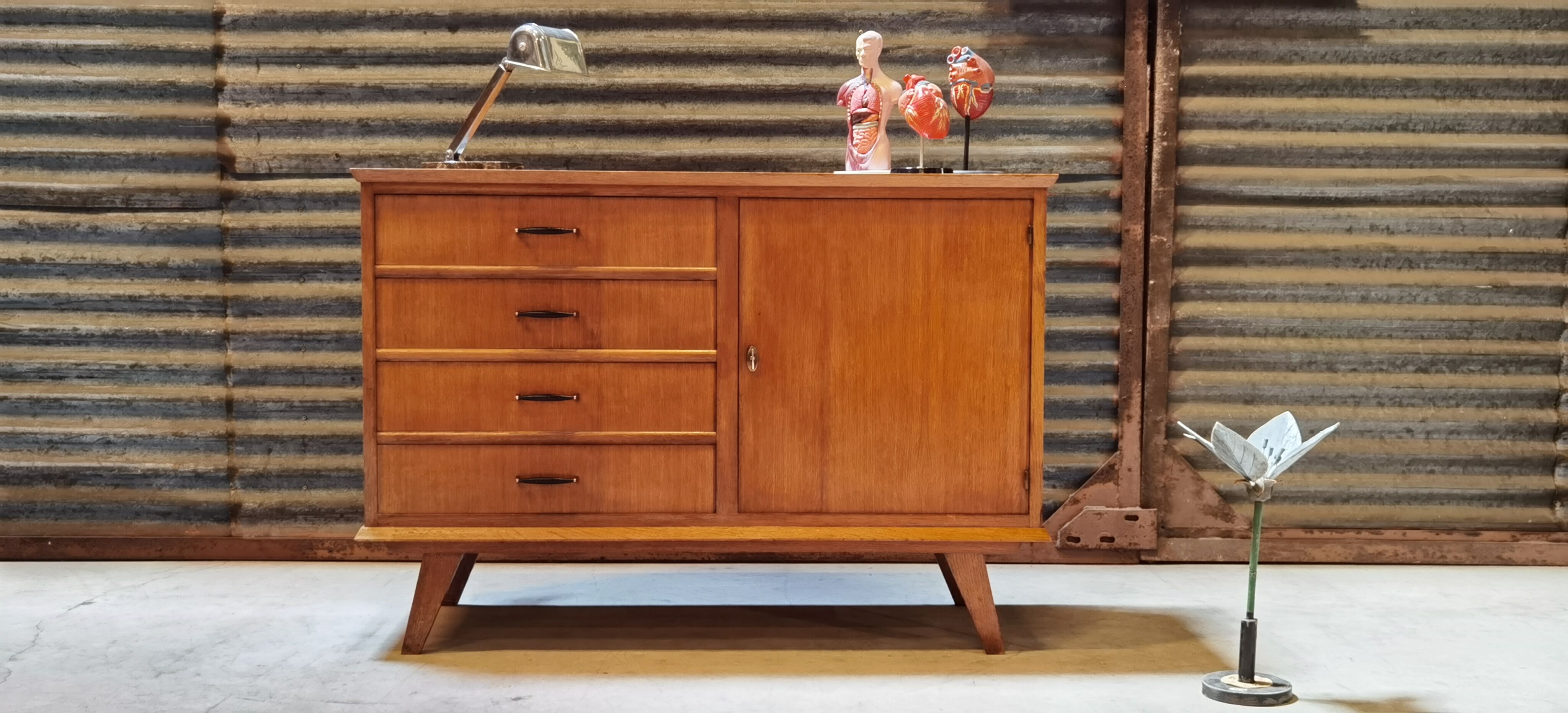 Buffet feet french compass 1970