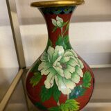 Vase cloisonné à décor de fleurs de lotus