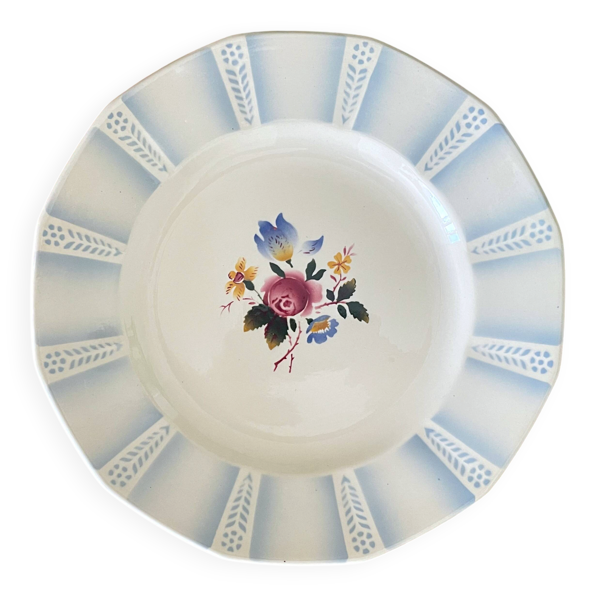 Antique serving dish in Sarreguemines earthenware.