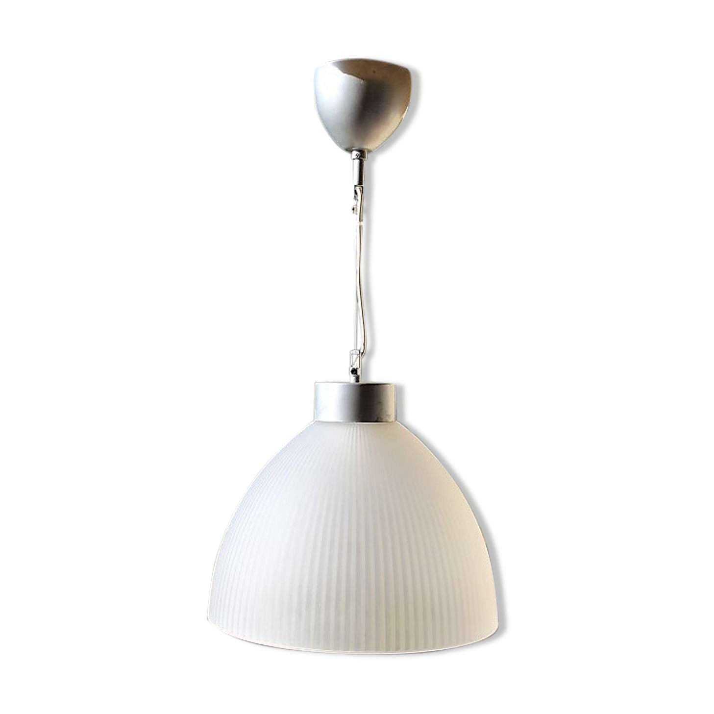 Industrial glass and metal suspension