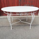 Oval garden table