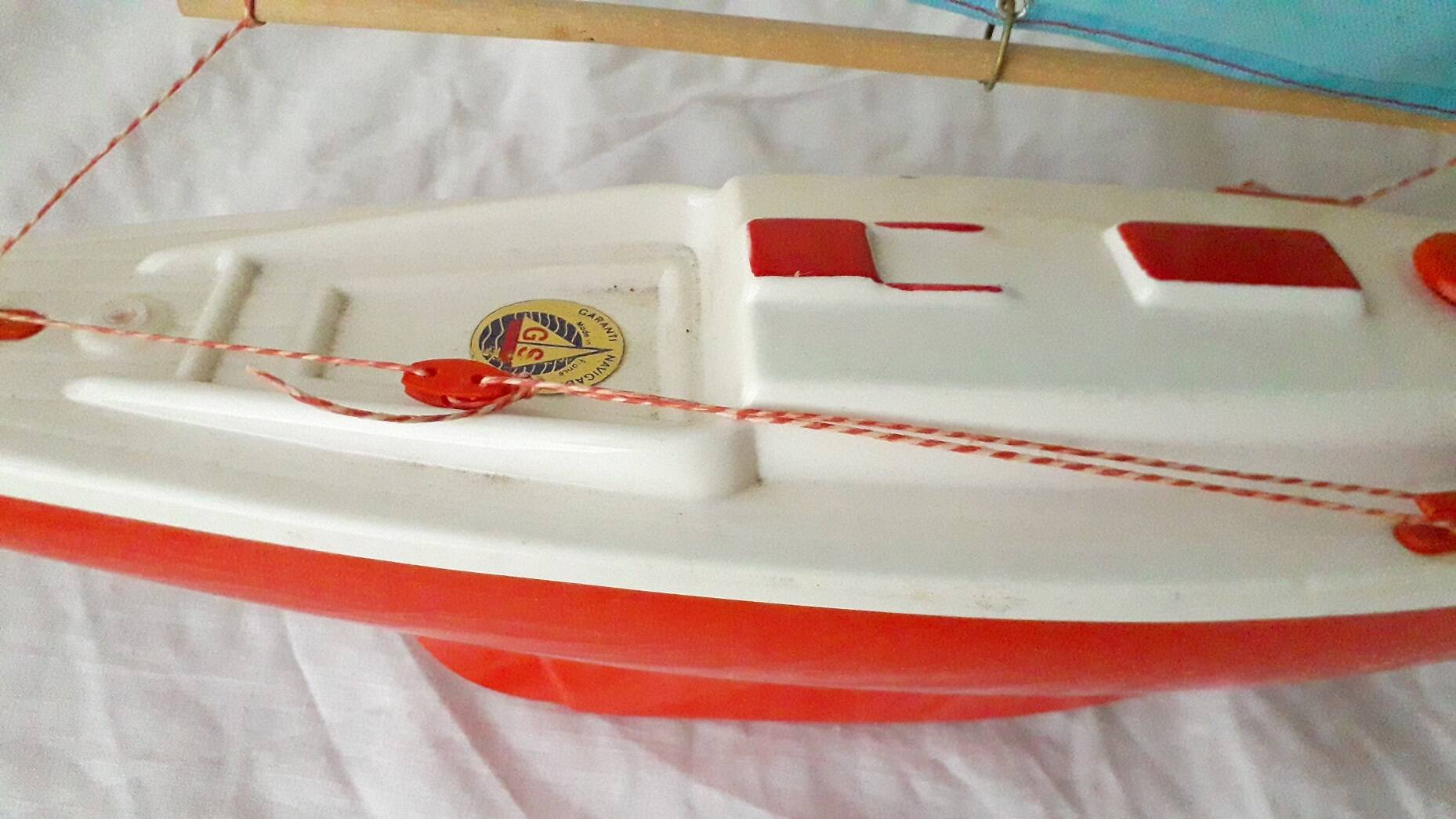 Basin sailboat