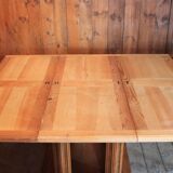 Art-deco extension table