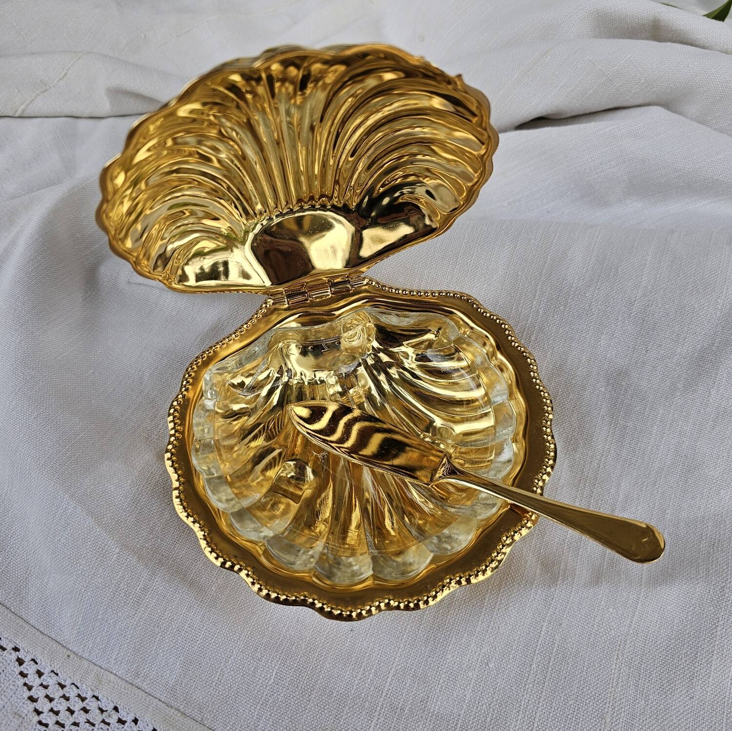 Golden shell butter dish