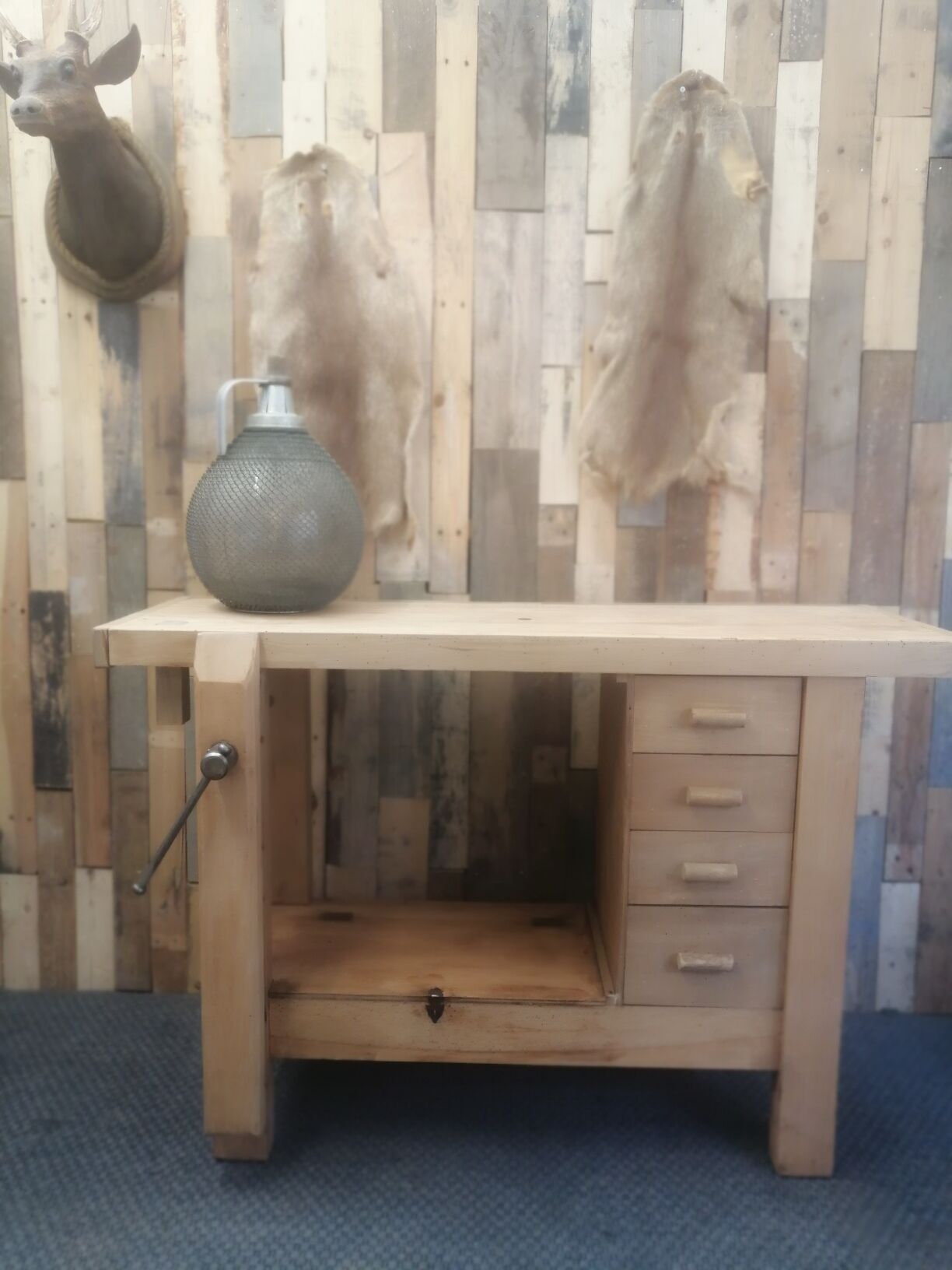 Carpenter's workbench