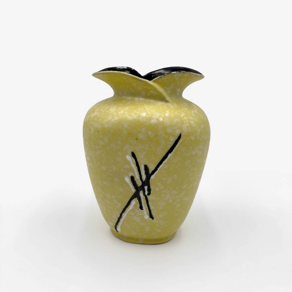 Carstens Tonnieshof graphic vase 60's