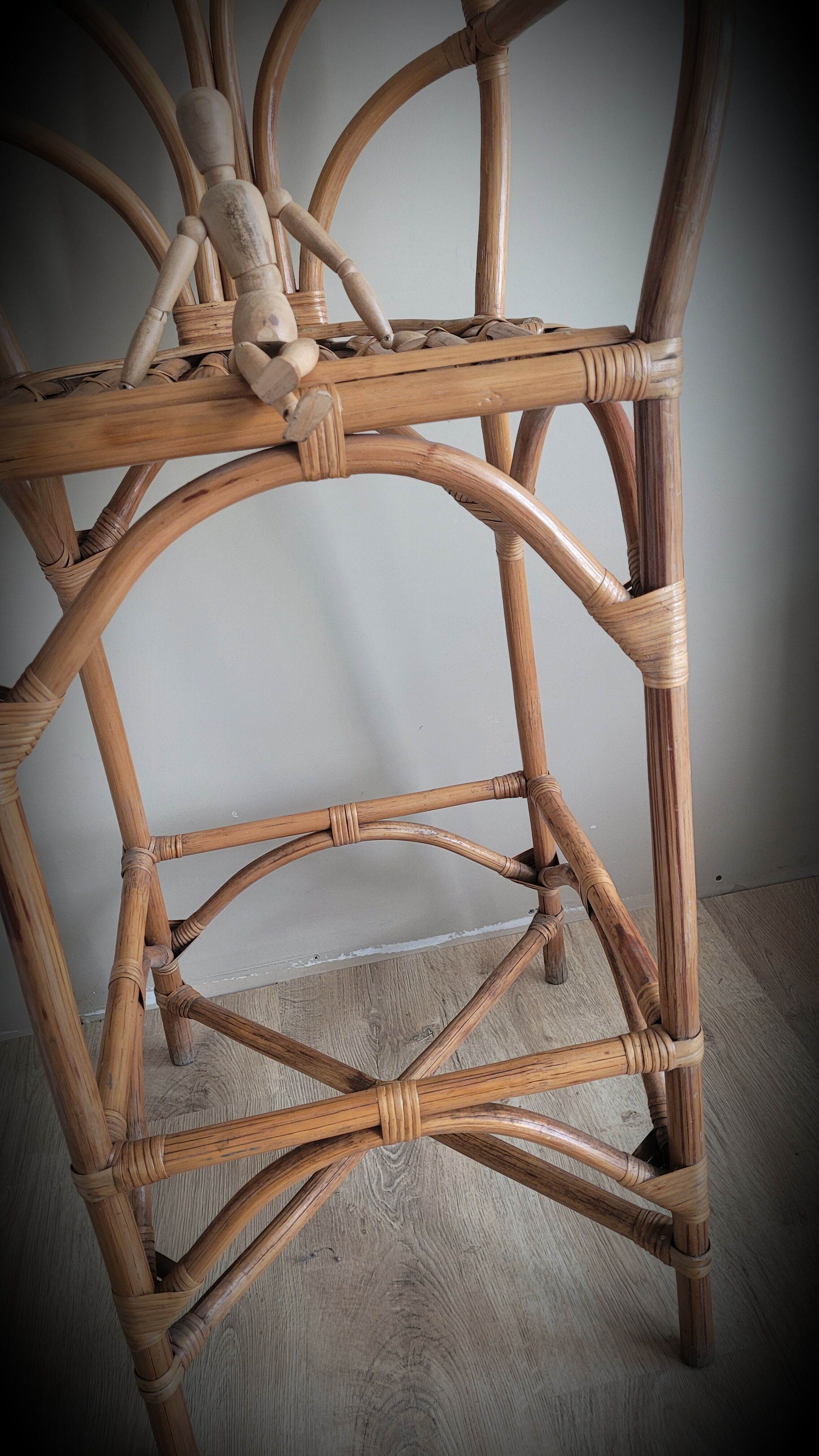 High bar rattan stool