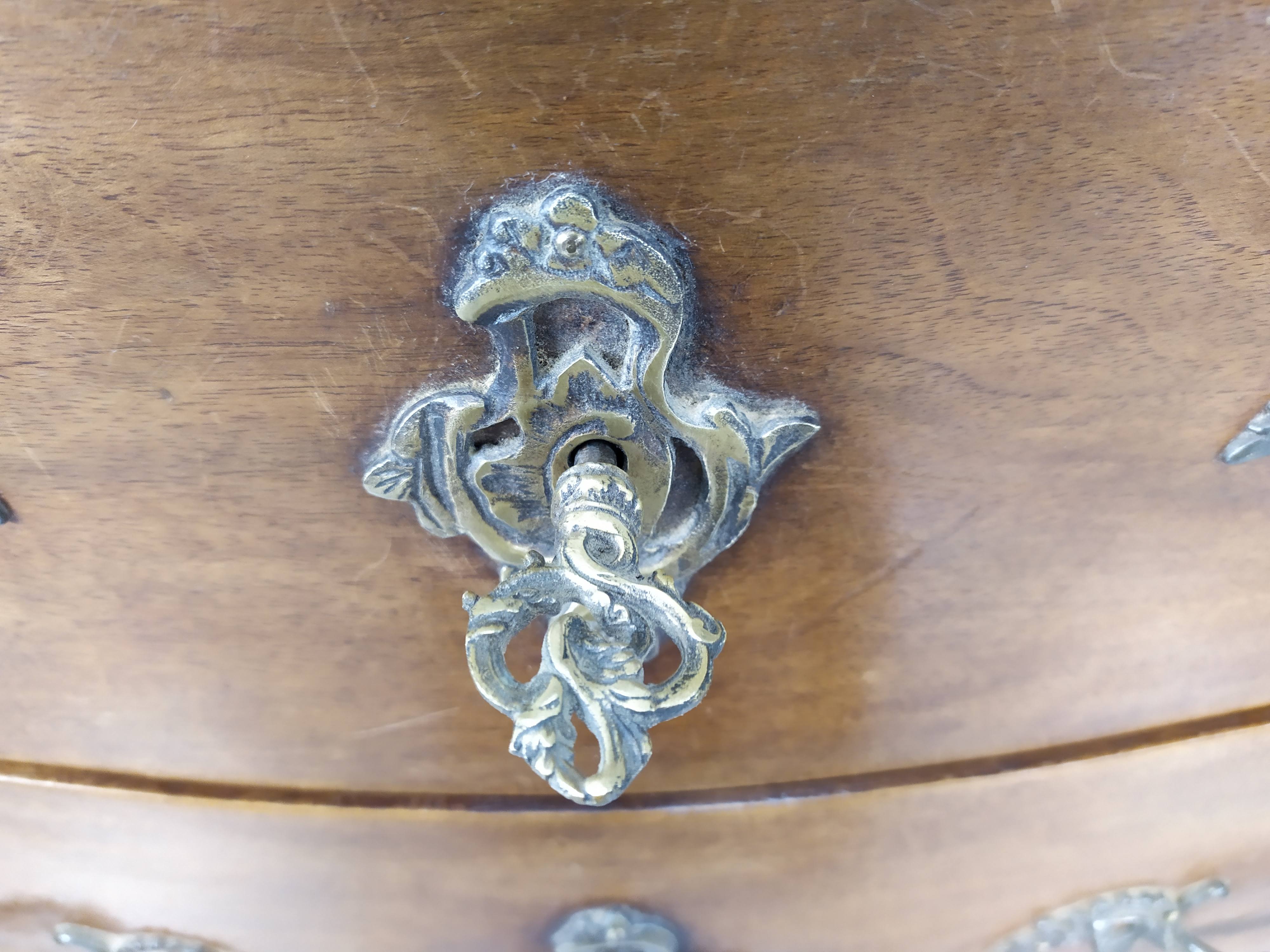 Commode Louis XV walnut