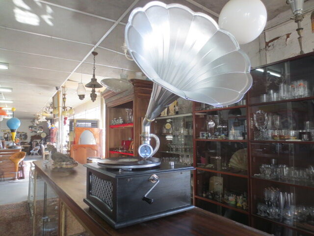 Ancien gramophone 19 eme siècle