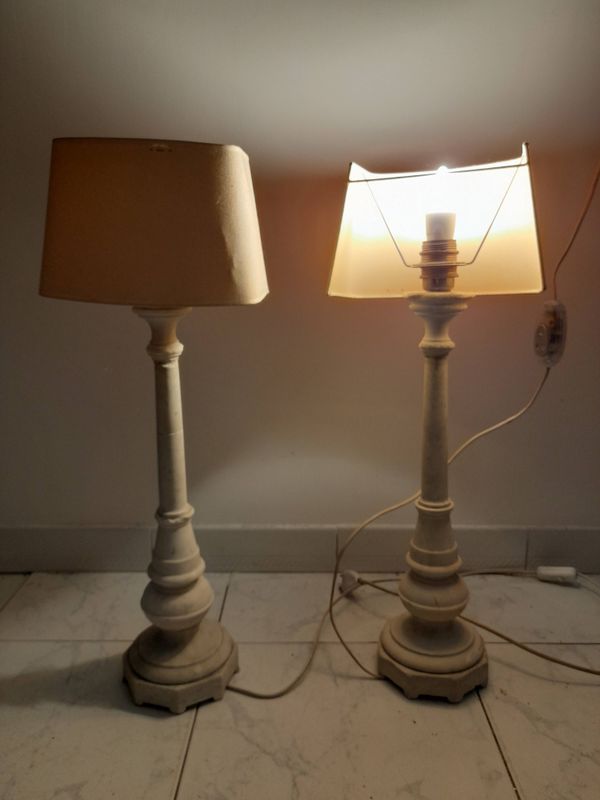 Une paire de lampe de bureau ancienne, pied marbre blanc