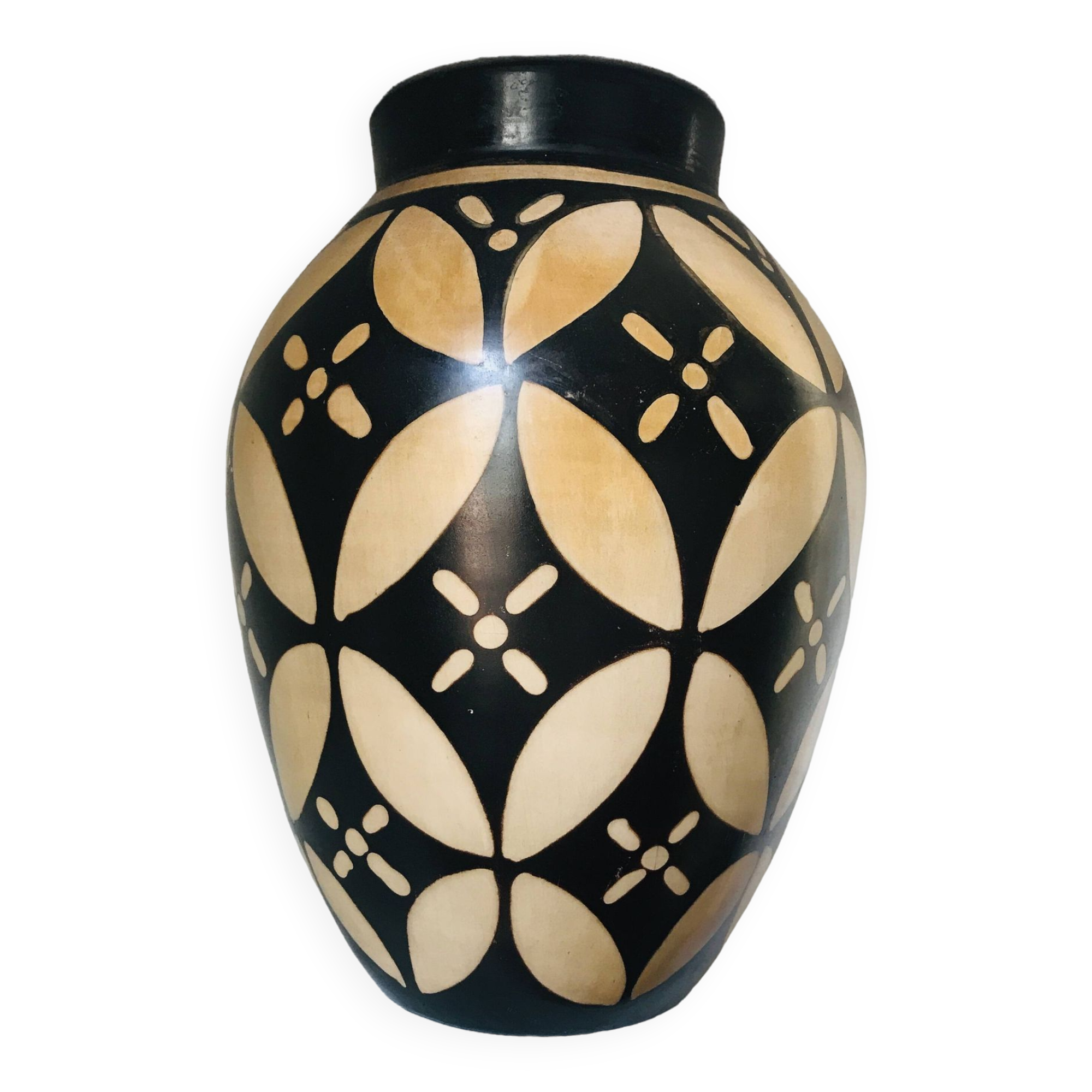 Peruvian craft terracotta vase