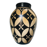 Peruvian craft terracotta vase