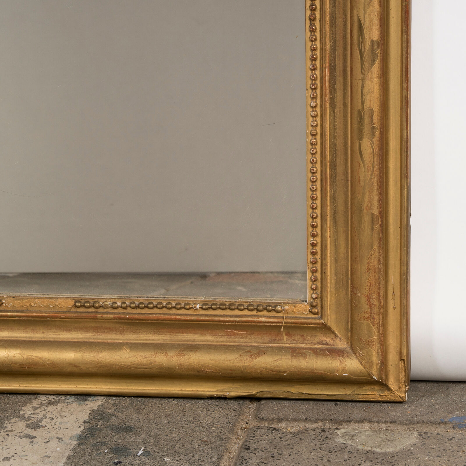 Mirror with floral etchings - 99x74cm