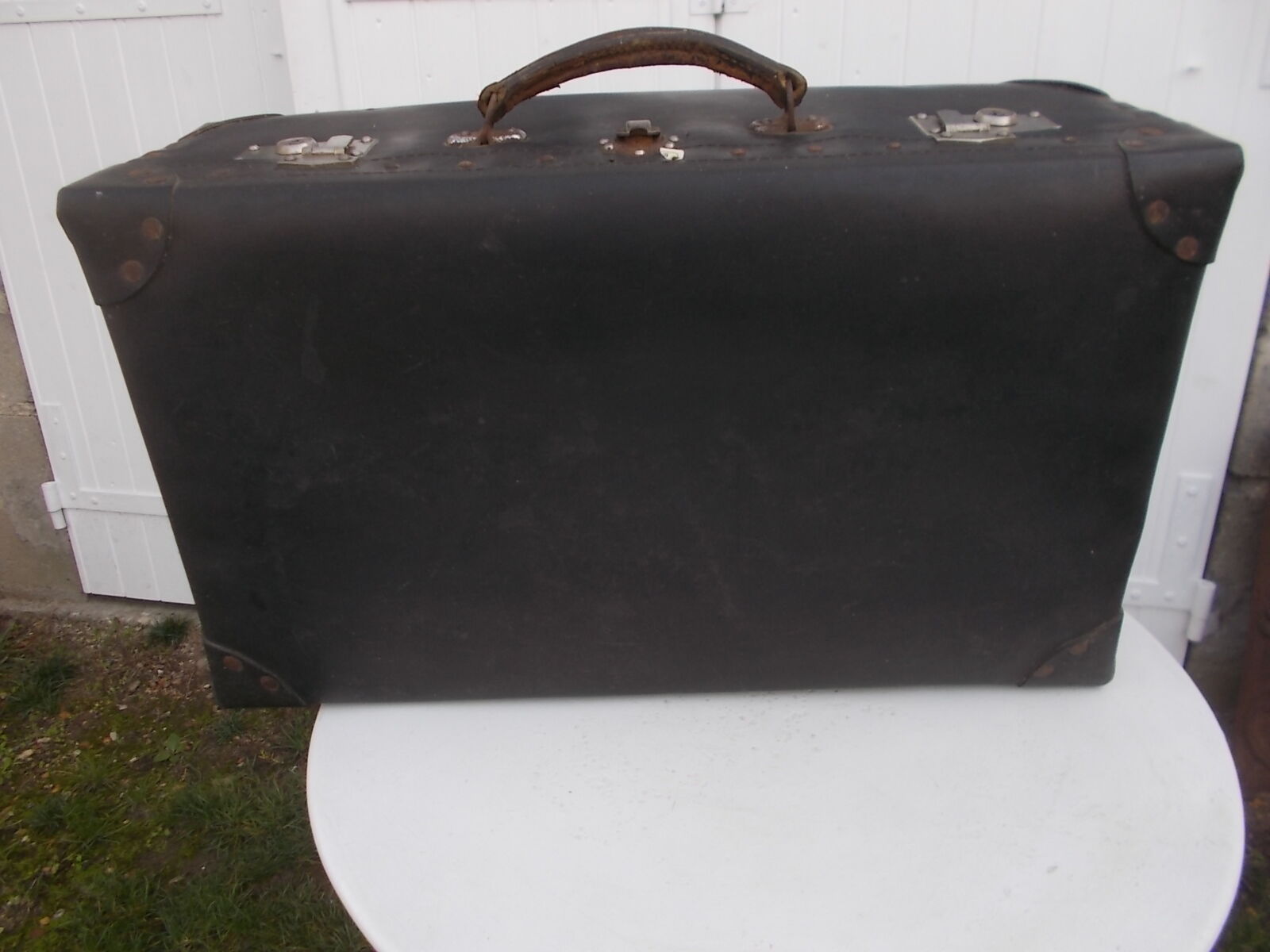 Vintage trunk suitcase