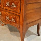 Marquetry chest of drawers