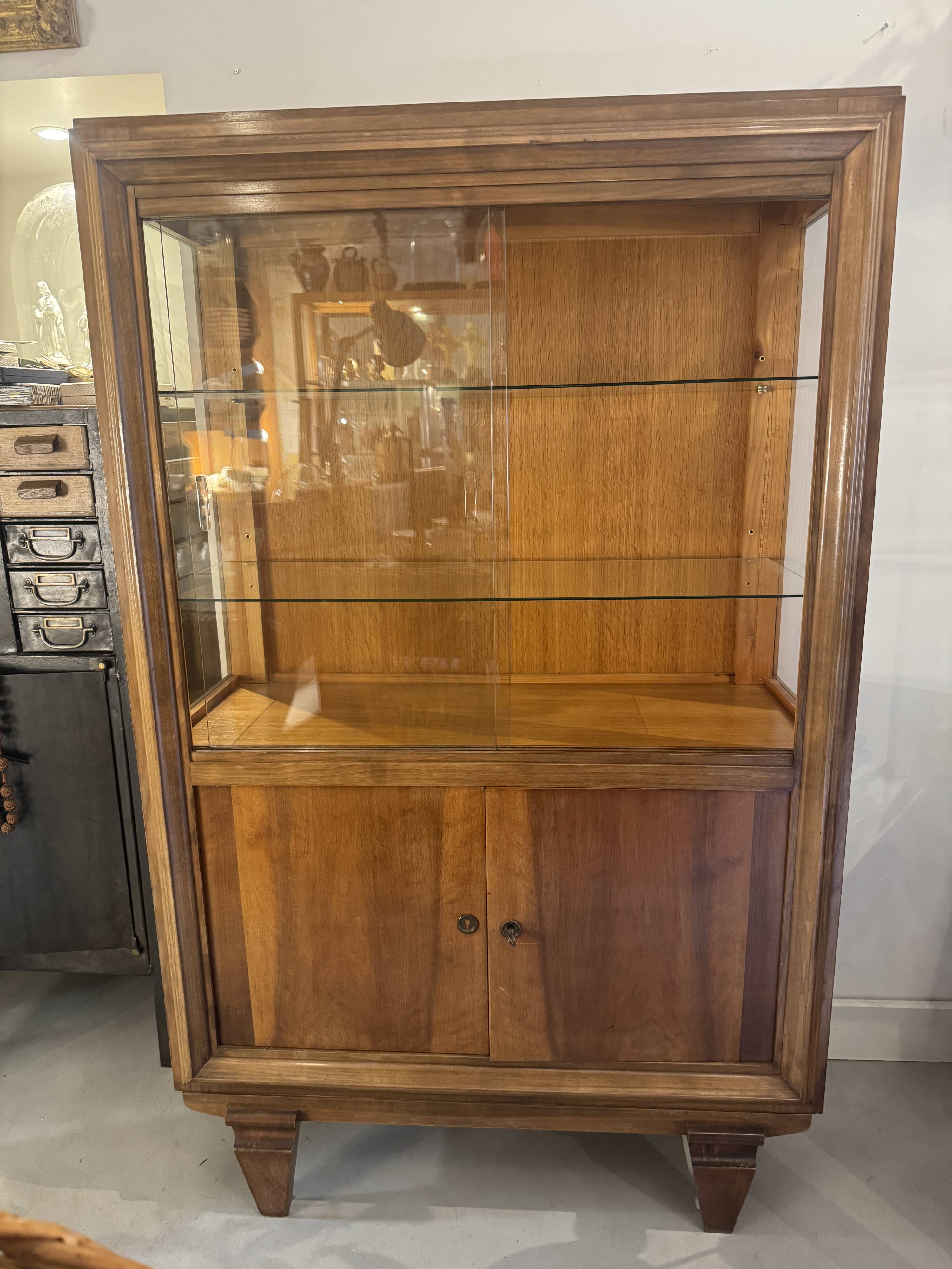 Art deco display cabinet in walnut and glass