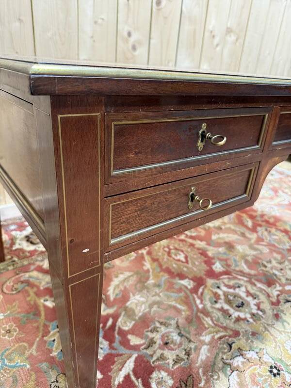 Bureau plat de style Louis XVI - Directoire en acajou