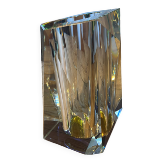 Crystal vase - fundamental