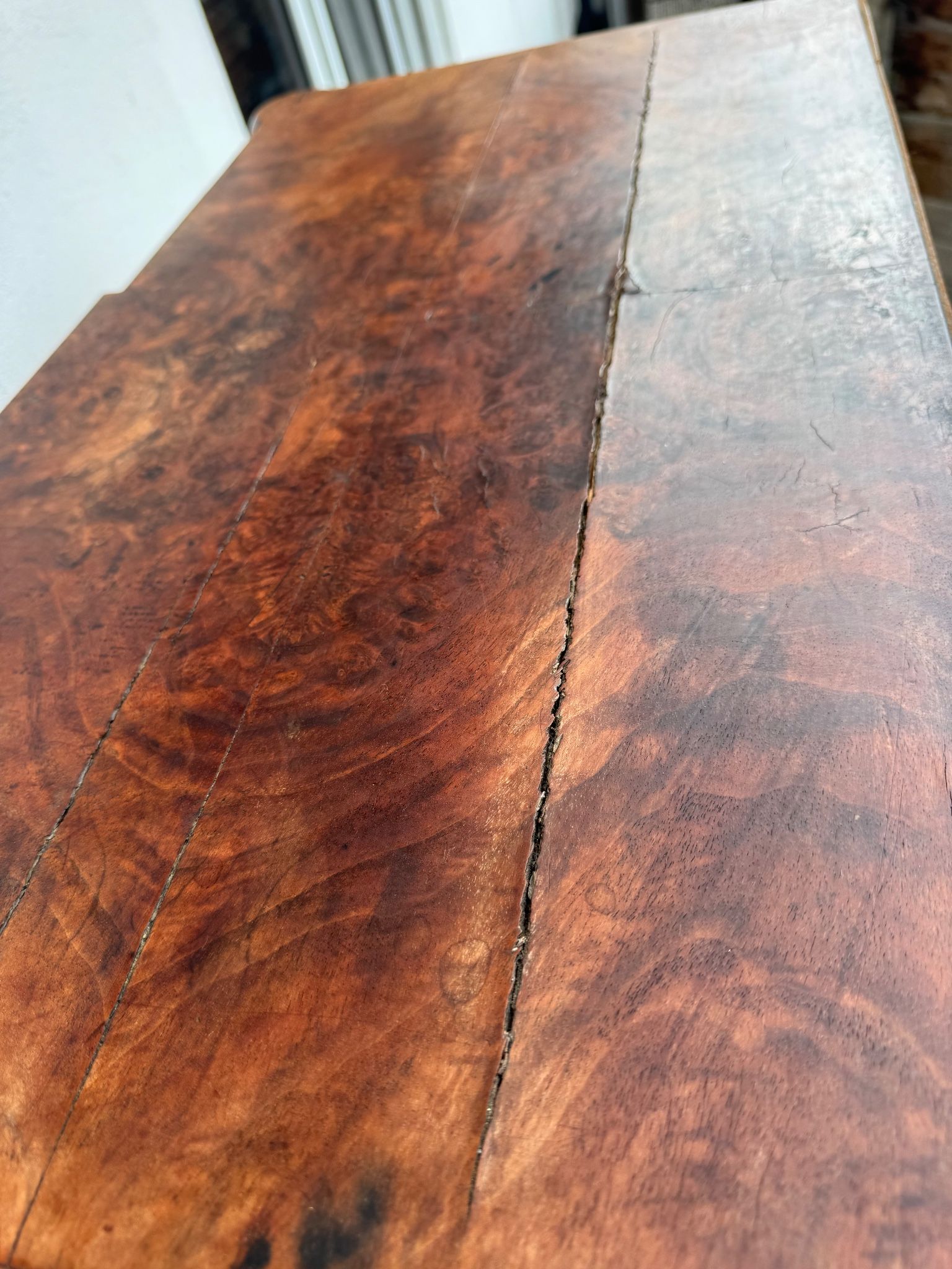 Commode en bois de burl vintage