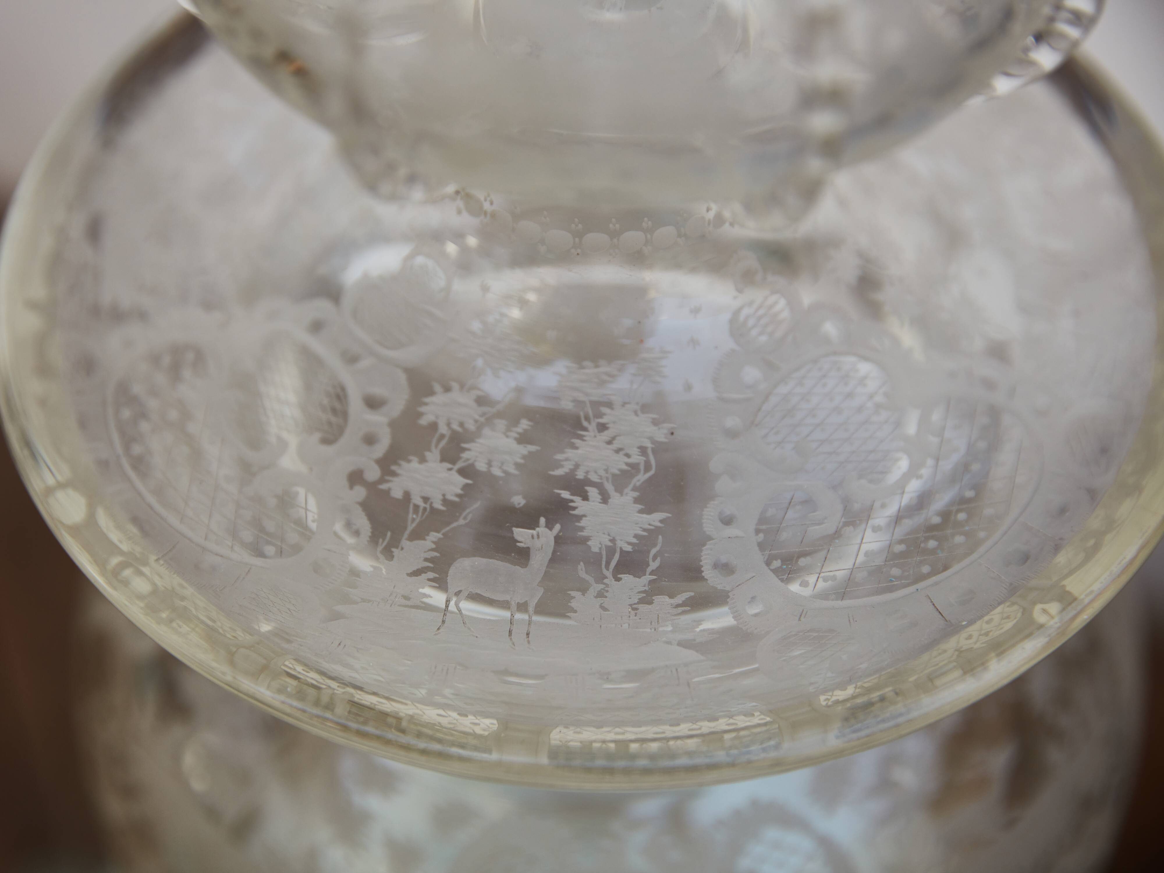Very large glass punch vase engraved on pedestal, eighteenth