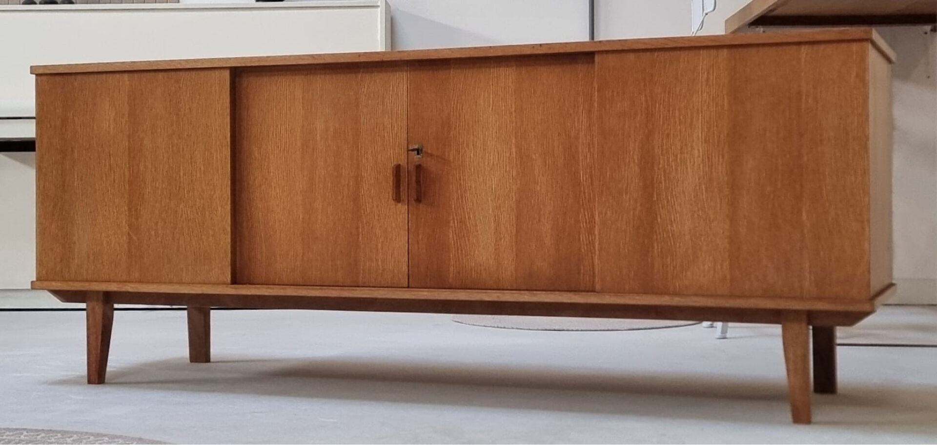 Buffet du milieu du siècle