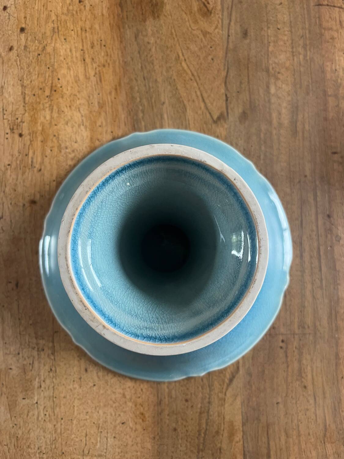Blue earthenware footed bowl