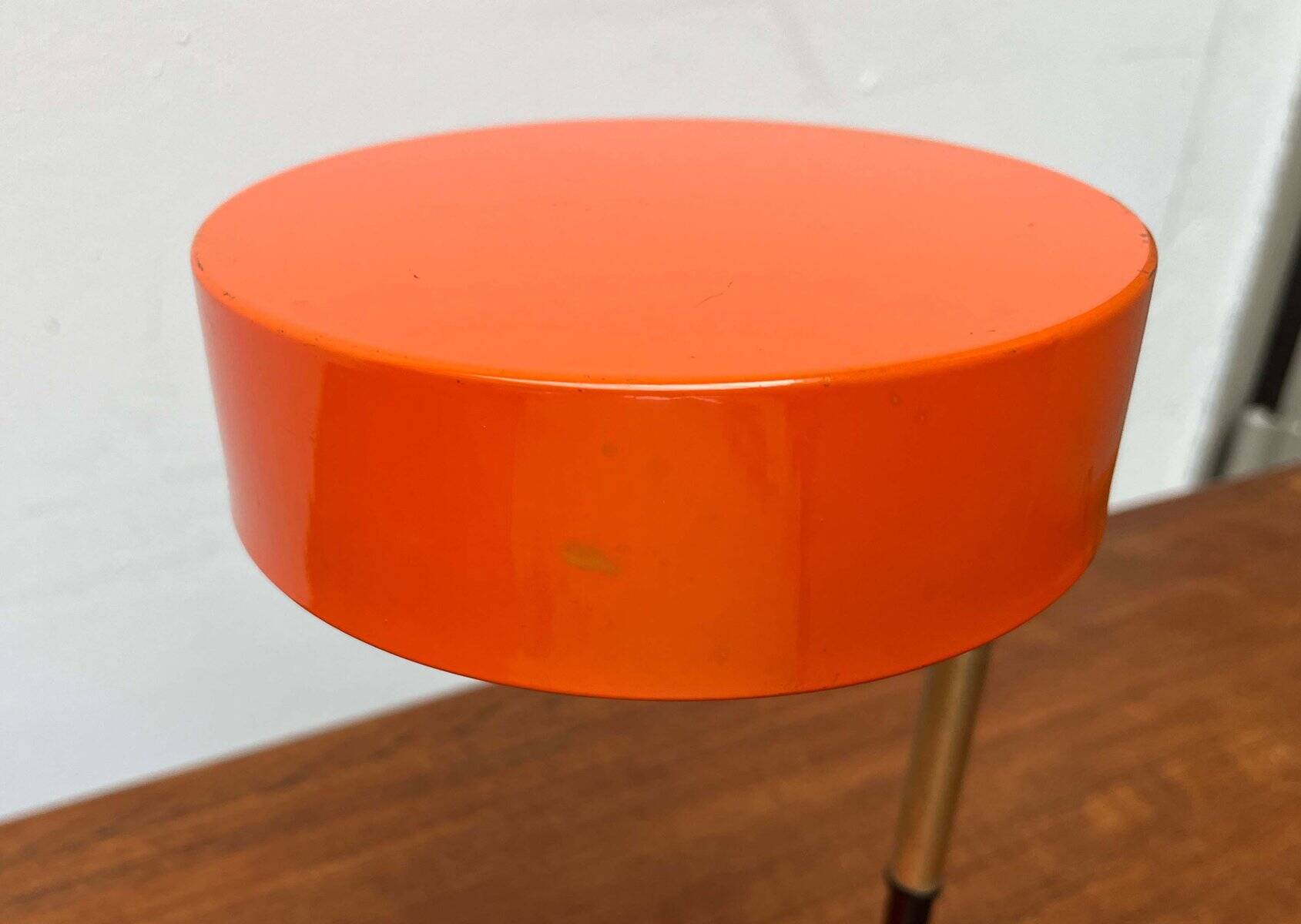 Mid-century minimalist orange table lamp, Italy, 1960s.
