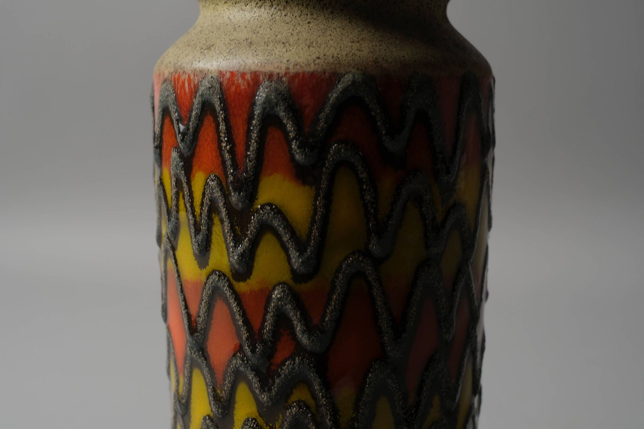 Vase fat lava VEB Haldensleben, zigzag, Allemagne de l'Est, années 1960
