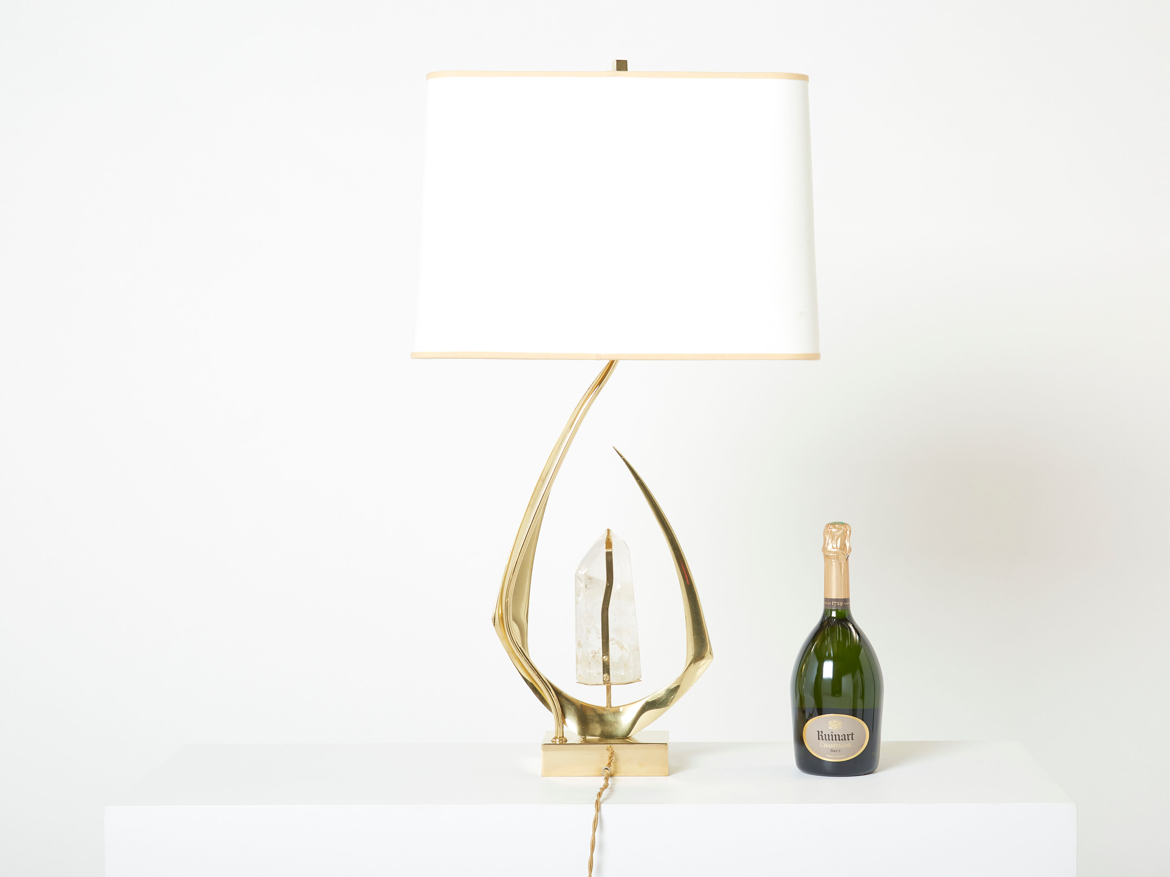 Paire de lampes en laiton cristal de roche signées Willy Daro