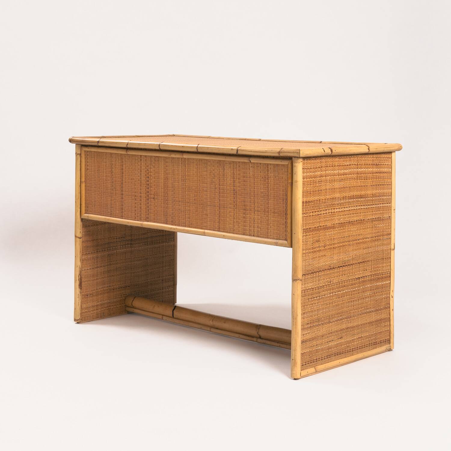 Bureau en rotin tressé et bambou avec charnières en bronze, Italie, années 1960