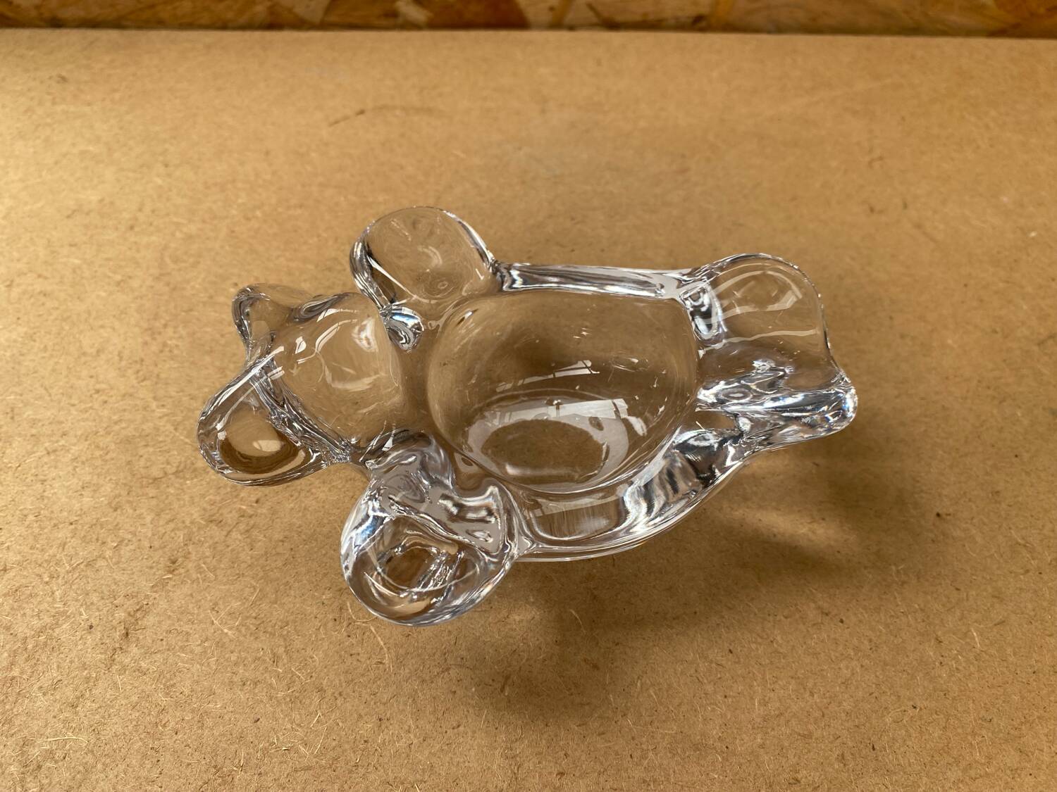 Old vintage vannes crystal bear shaped pocket ashtray