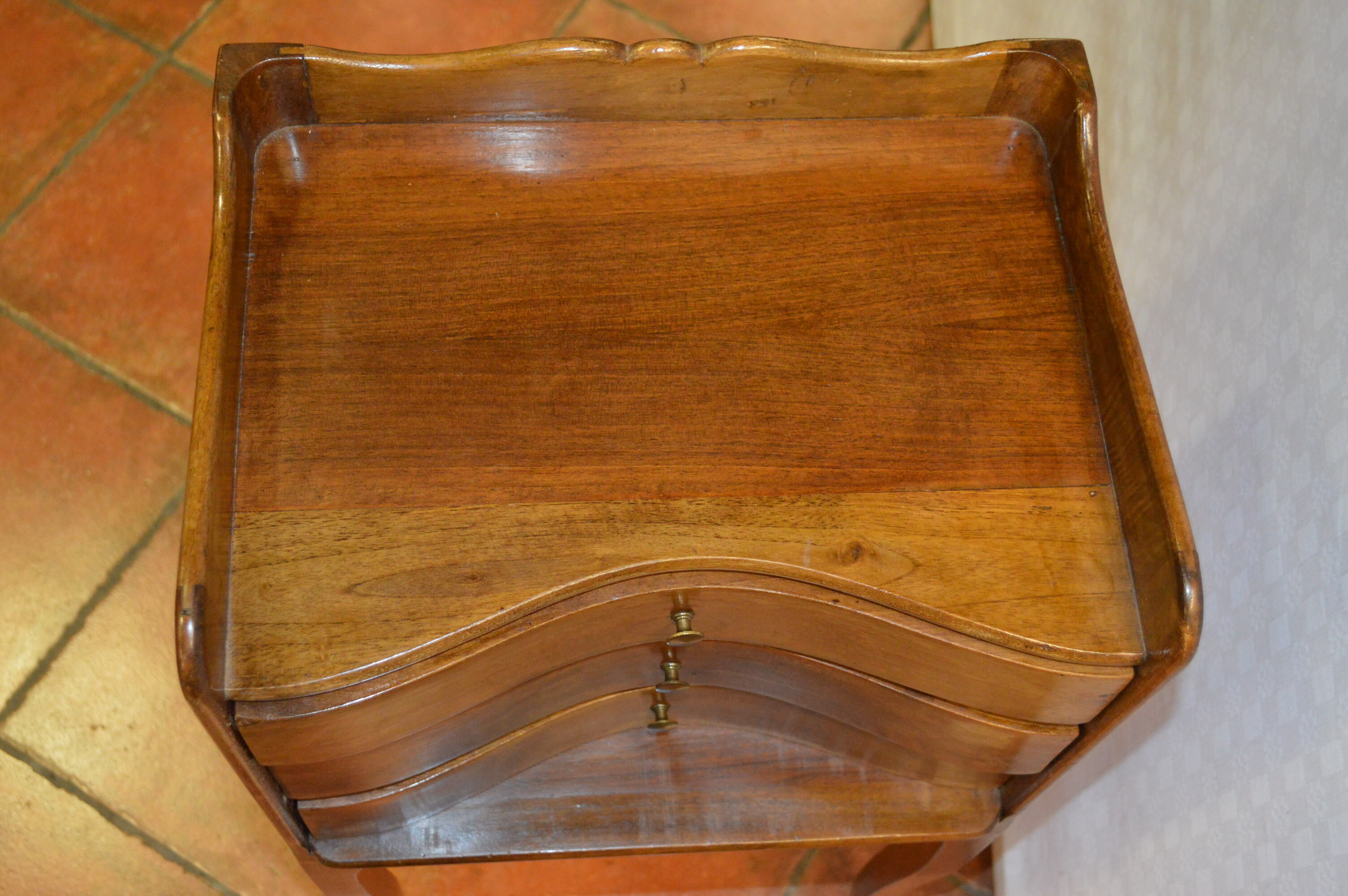 Blond mahogany bedside table