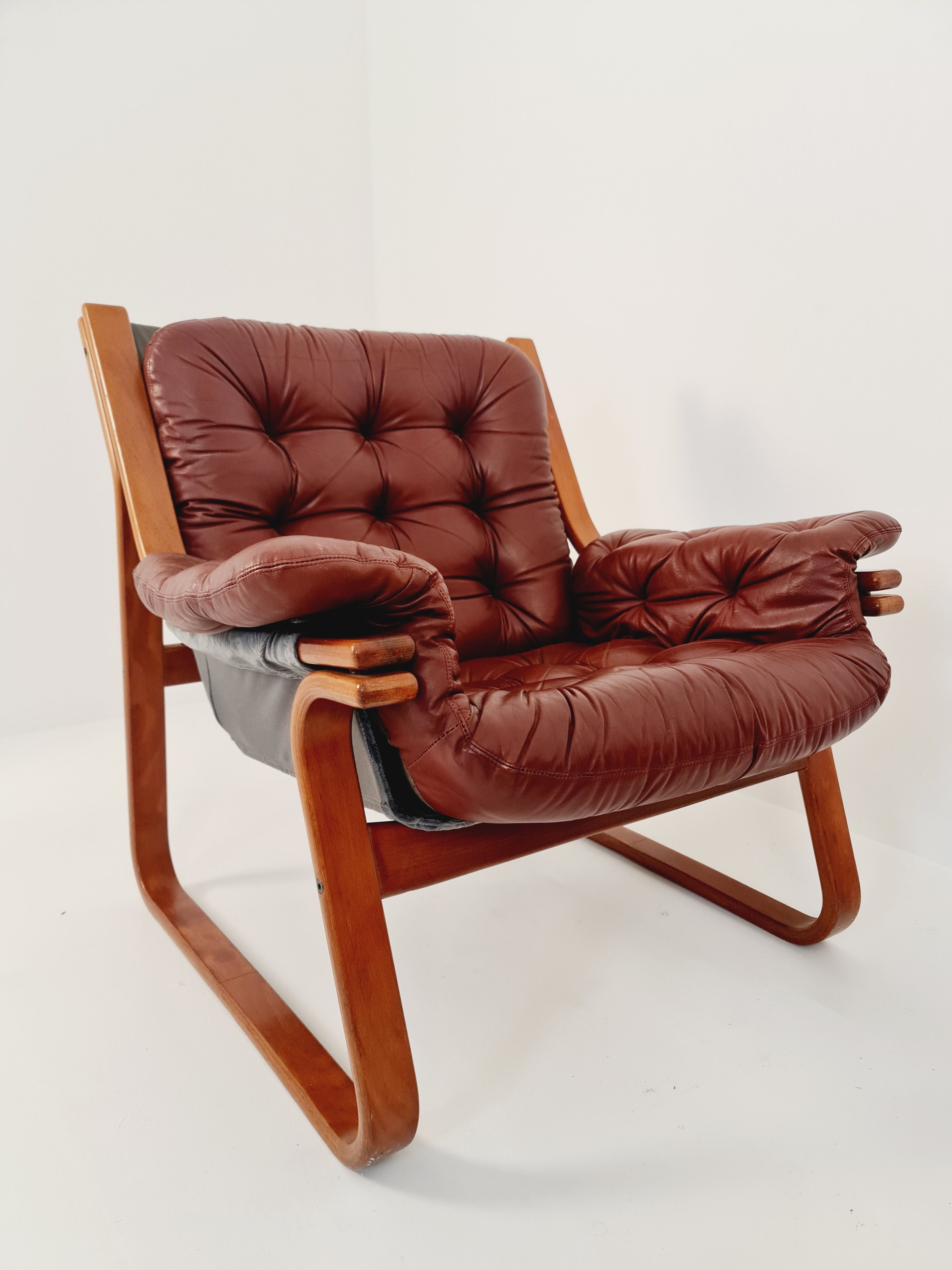Leather Scandinavian Swedish easy chair, arm chair 1970’s, by Carl-Henrik Spark for Ulferts Sweden